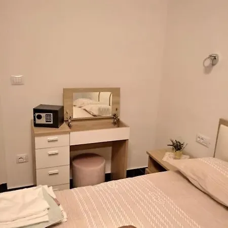 Oasis Daire Pula