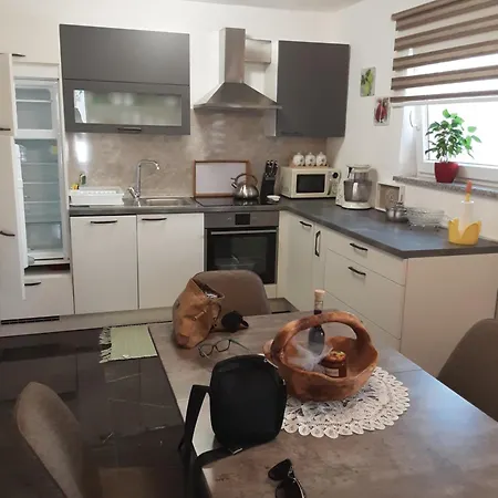 Διαμέρισμα Oasis Πούλα